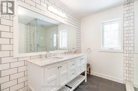 3 Matthew Court Wasaga Beach ON L9Z 1J5