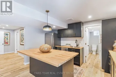 3 Matthew Court Wasaga Beach ON L9Z 1J5