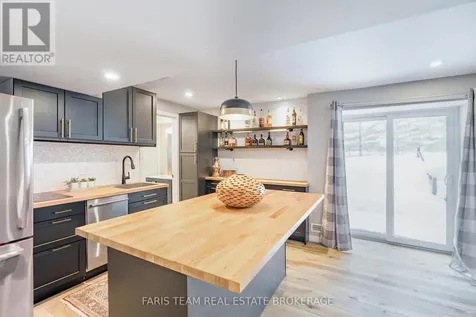 3 Matthew Court Wasaga Beach ON L9Z 1J5