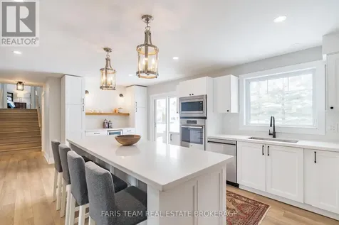 3 Matthew Court Wasaga Beach ON L9Z 1J5