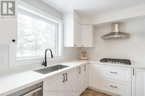 3 Matthew Court Wasaga Beach ON L9Z 1J5