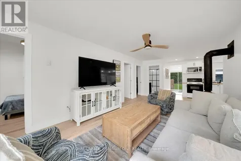 40 45th Street North Wasaga Beach ON L9Z 1Z3