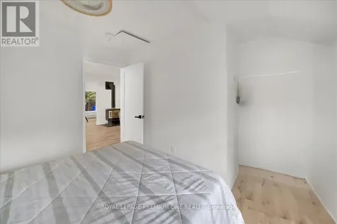 40 45th Street North Wasaga Beach ON L9Z 1Z3