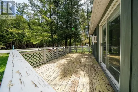 40 45th Street North Wasaga Beach ON L9Z 1Z3