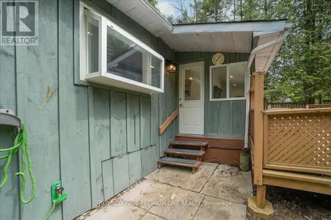 40 45th Street North Wasaga Beach ON L9Z 1Z3