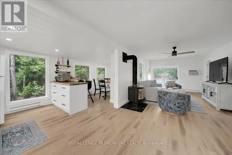 40 45th Street North Wasaga Beach ON L9Z 1Z3