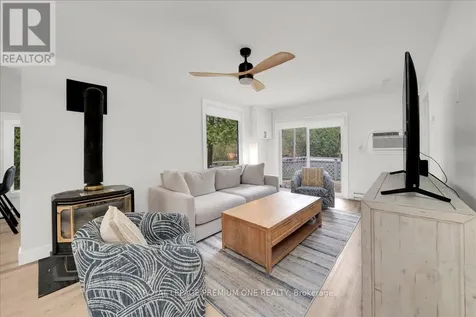 40 45th Street North Wasaga Beach ON L9Z 1Z3