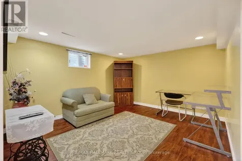 1317 Avenue Q Ottawa ON K1G 0B7