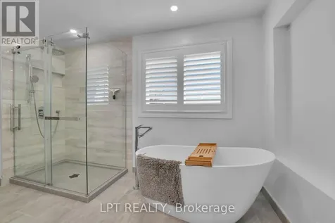 804 Hauteview Drive Ottawa ON K4A 2M1