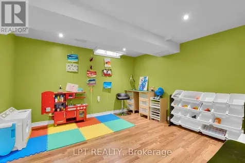 804 Hauteview Drive Ottawa ON K4A 2M1