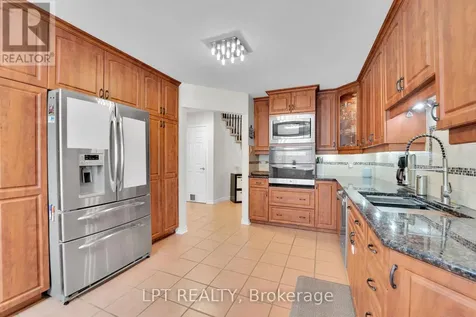 804 Hauteview Drive Ottawa ON K4A 2M1