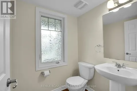 340 Sweetclover Way Ottawa ON K4A 1E6