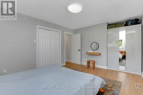 353 Mountbatten Avenue Ottawa ON K1H 5W2