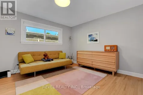353 Mountbatten Avenue Ottawa ON K1H 5W2