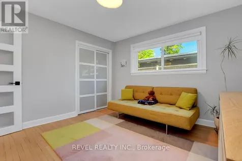 353 Mountbatten Avenue Ottawa ON K1H 5W2
