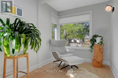 353 Mountbatten Avenue Ottawa ON K1H 5W2