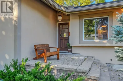353 Mountbatten Avenue Ottawa ON K1H 5W2