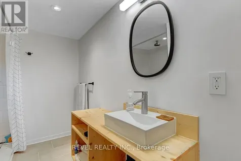 353 Mountbatten Avenue Ottawa ON K1H 5W2