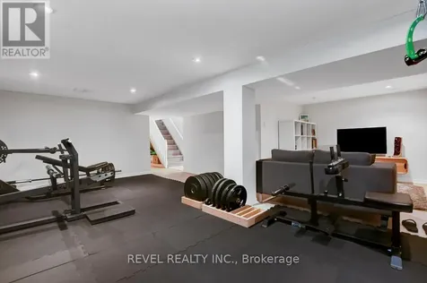 353 Mountbatten Avenue Ottawa ON K1H 5W2