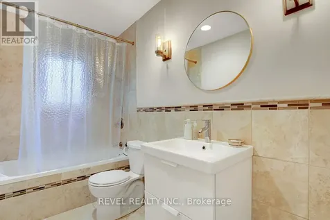 353 Mountbatten Avenue Ottawa ON K1H 5W2