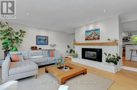 353 Mountbatten Avenue Ottawa ON K1H 5W2