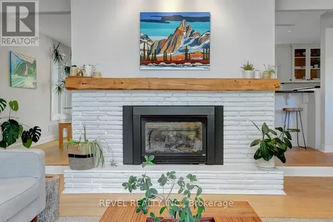 353 Mountbatten Avenue Ottawa ON K1H 5W2