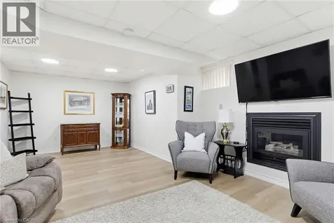 4119 Foxwood Drive Burlington ON L7M 4L3