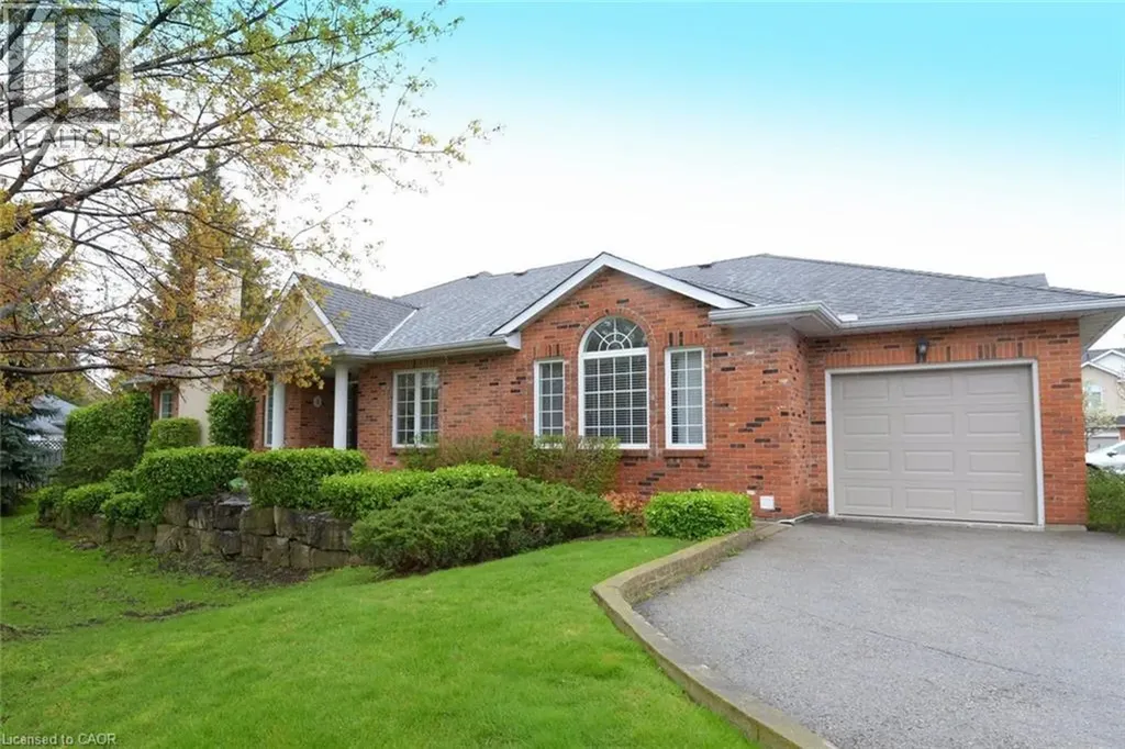 210 Fiddlers Green Road Ancaster ON L9G 1W6