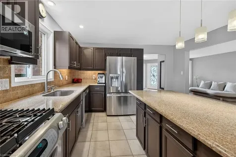 35 Cove Crescent Stoney Creek ON L8E 5A3