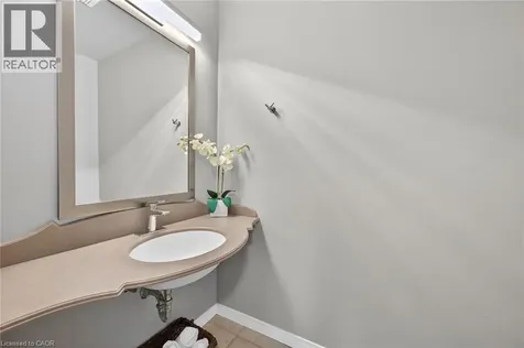 35 Cove Crescent Stoney Creek ON L8E 5A3