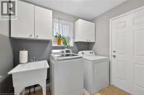 35 Cove Crescent Stoney Creek ON L8E 5A3