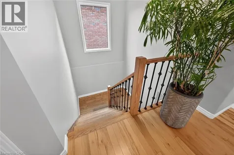 35 Cove Crescent Stoney Creek ON L8E 5A3