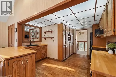 2204 Cartier Crescent Burlington ON L7P 2Z5