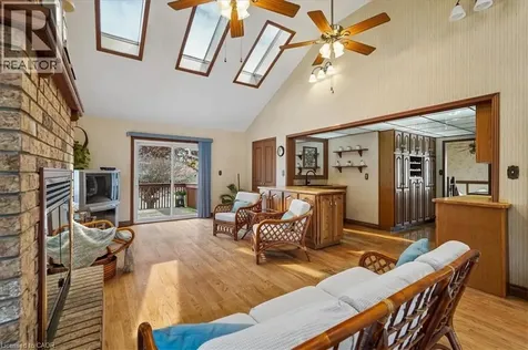 2204 Cartier Crescent Burlington ON L7P 2Z5