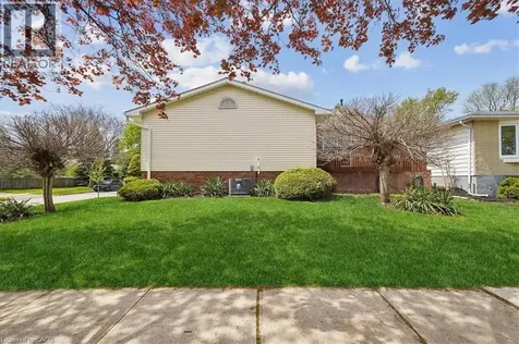 2204 Cartier Crescent Burlington ON L7P 2Z5