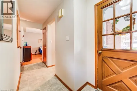 18 Queenston Crescent Kitchener ON N2B 2V5