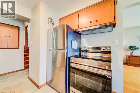 18 Queenston Crescent Kitchener ON N2B 2V5
