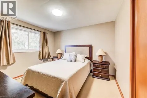 18 Queenston Crescent Kitchener ON N2B 2V5
