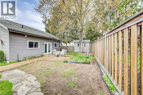 18 Queenston Crescent Kitchener ON N2B 2V5