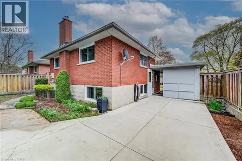 18 Queenston Crescent Kitchener ON N2B 2V5