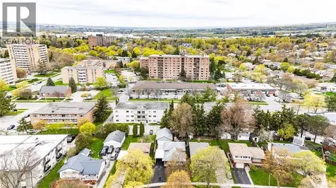 18 Queenston Crescent Kitchener ON N2B 2V5