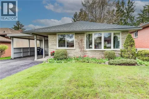 18 Queenston Crescent Kitchener ON N2B 2V5