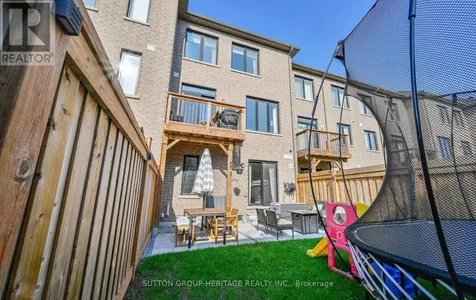 105 Dorian Drive Whitby ON L1P 0C8