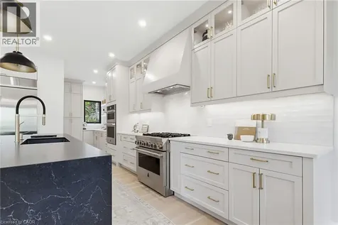 28 Undercliffe Avenue Hamilton ON L8P 3H1