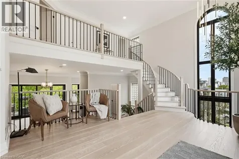 28 Undercliffe Avenue Hamilton ON L8P 3H1