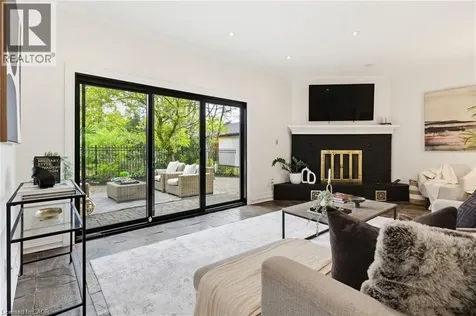 28 Undercliffe Avenue Hamilton ON L8P 3H1