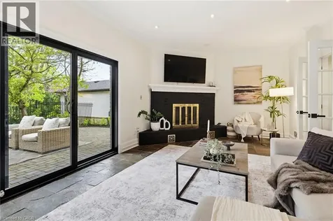 28 Undercliffe Avenue Hamilton ON L8P 3H1