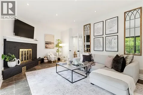 28 Undercliffe Avenue Hamilton ON L8P 3H1
