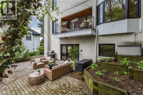 28 Undercliffe Avenue Hamilton ON L8P 3H1