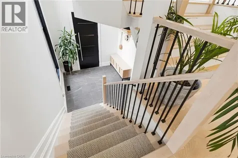 28 Undercliffe Avenue Hamilton ON L8P 3H1